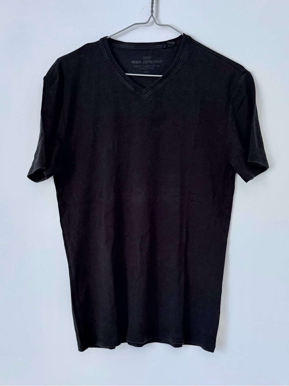 Esprit Men's Black V-Neck Short Sleeve Tee